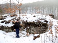 zbytky zdí  hradu - leden 2009