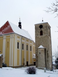 kostel a zvonice (věž bývalého kostela)