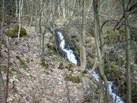 tajemný Gelobtbach  - krásné  studené jezírko s vodopádem
