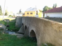 Dobromilice-kamenný most ze 16.stol.