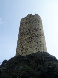Věž zříceniny hradu Skalka