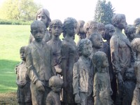 Detail pomníku lidických dětí