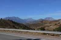 Cesta přes hory k Calvi