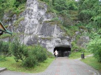 vstup do  Važecké jeskyně