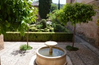 Alcazaba tichá fontánka  na zahradě