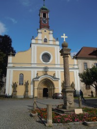 Police na Metují - kostel Nanebevzetí Panny Marie