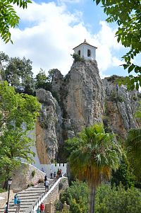 Guadalest - cesta ke hradu