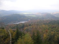 Pohled z Malého Stožce na přehradu Chřibská