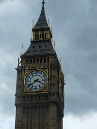 Špička věže lidově nazývané Big Ben