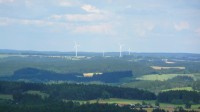 Míchova skála - výhled na větrné elektrárny