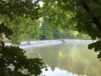 Opuštěný rybník za bývalým táborem Okluky