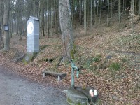 Studánka s Poklonou ve Křtinách