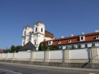Kostel Svatých Andělů strážných a klášter servitů