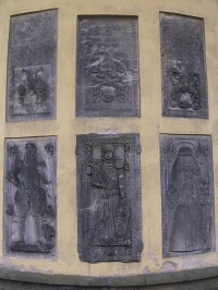 Figurální renesanční náhrobky z let 1606 - 1619