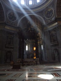 Interiér baziliky svatého Petra ve Vatikánu