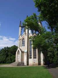 Gotický templ - zámecký park Krásný Dvůr