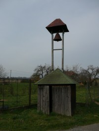 Dřevěná zvonice na Lučině v Kocurovicích