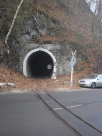 Jeden z tunelů na trati