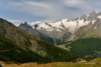 Švýcarsko - Walliské Alpy: Saas-Fee v údolí Saastal