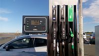 Island: benzínová pumpa - stojan