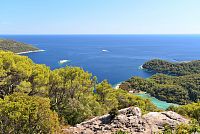 Chorvatsko - ostrov Mljet: Národní park Mljet z vrcholu Montokuc - pohled jižním směrem