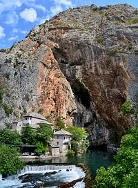 Bosna a Hercegovina: Blagaj - vývěr řeky Buny a dervišský klášter