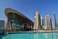 SAE - Dubaj: vodní plocha u Burj Khalifa - opera