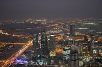 SAE - Dubaj: výhled z Burj Khalifa (124. patro) - po setmění