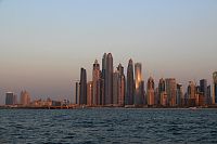 SAE - Dubaj: Dubai Marina - z výletní lodi