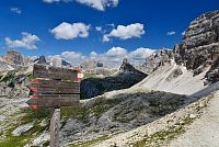 Itálie - Dolomity: Tre Cime di Lavaredo / Drei Zinnen - turistické značení