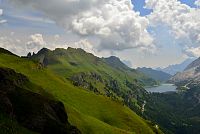 Itálie - Dolomity: přehrada Lago di Fedaia z Bindelovy stezky