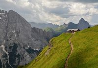 Itálie - Dolomity: chata Rifugio Viel Dal Pan z hřebene Padon