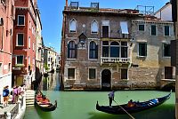 Itálie - Benátky: při plavbě vaporettem po Canal Grande
