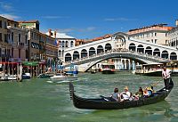 Itálie - Benátky: most Ponte di Rialto