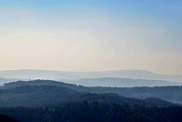 Hostýnské vrchy: výhled na Tlustou horu nad Zlínem od Podkopné Lhoty