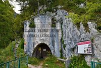 Rakousko: Hallstatt - uzavřená štola Kaiser Franz Josef Förderstollen na stezce Soleweg