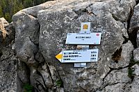 Slovensko - Malá Fatra: Belské skaly - vrchol, opravené popisky