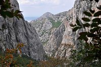 Chorvatsko - Velebit: Velika Paklenica - výhled ze stezky vedoucí na Aniča kuk