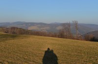 Bílé Karpaty: výhled z luk nad Pláňavou směrem na Slovensko