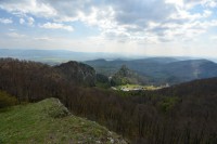 Slovensko - Biele Karpaty: pohled z Chmeľové na Vršatec