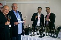 M. A. Ortega, ředitel Bodegas Alcardet (druhý zprava), D. Infantes, obchodní manager (první zprava) a J. Holeček zástupce firmy pro ČR (první zleva) na podzimní International Wine Show Prague
