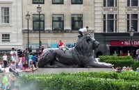 Trafalgar Square - lev v obležení