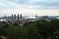 Výhled od Flamsteed House na O2 Arena a bývalou elektrárnu v Greenwich