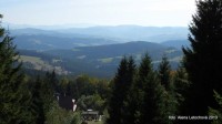 Pohled na chatu Gírová při sešlapu z vrcholu