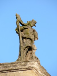 sv. Florián na vrcholu štítu