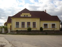 stavba bývalé školy - Haškovcova Lhota