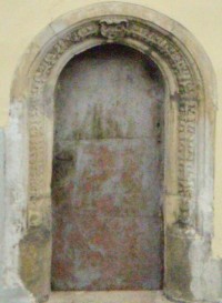 Portál vstupu do sakristie se šlikovským štítkem