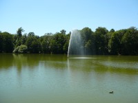 fontána na Velkém zámeckém rybníku