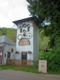 Kryštofovo Údolí- orloj a muzeum betlémů