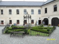 Nádvoří hradu Český Šternberk